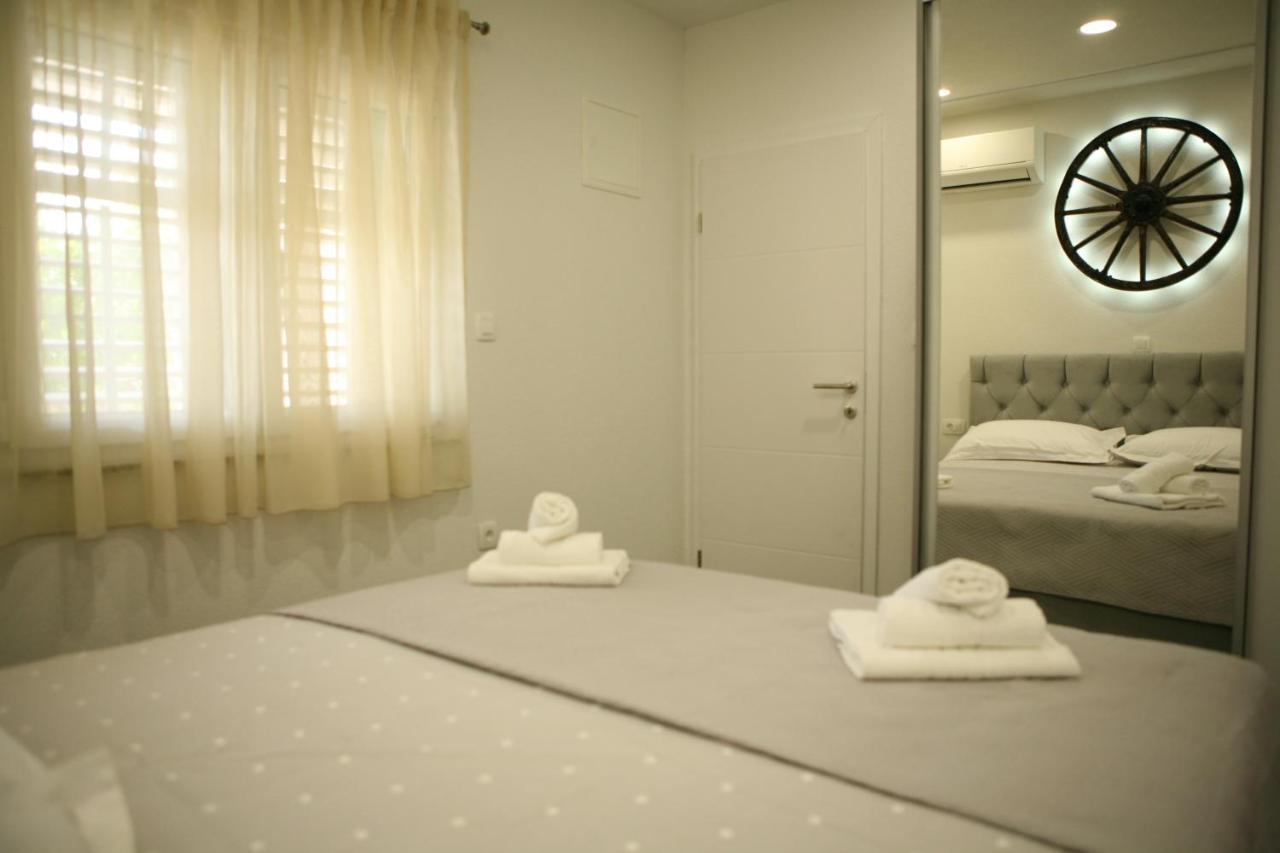 Apartments Old Town Trogir Exterior photo